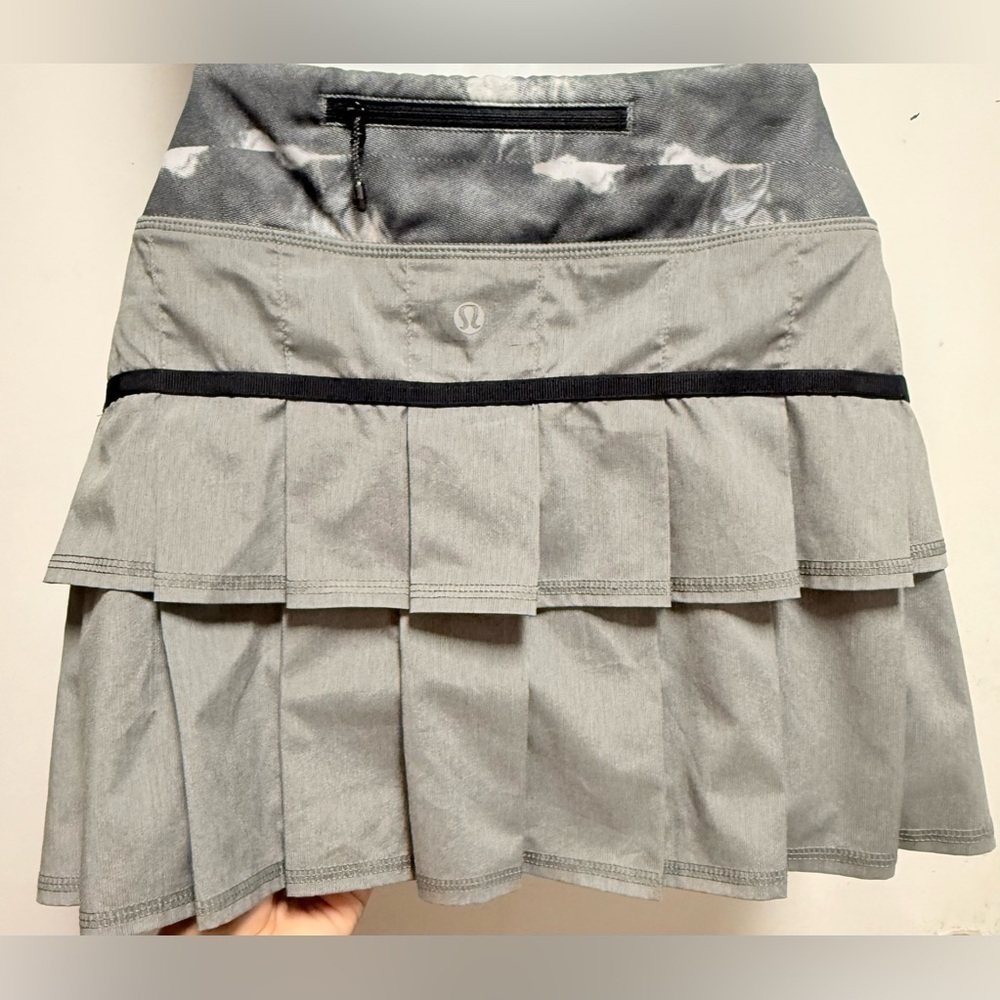 Lululemon Athletica Silver Mini Skater Skirt